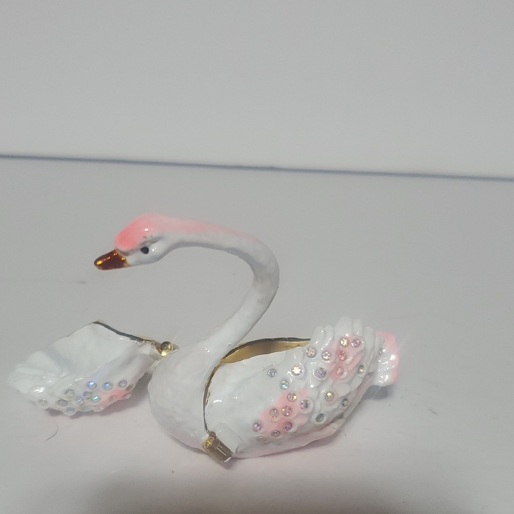 Elegant White and Pink Swan Trinket Box - Picture 4 of 9